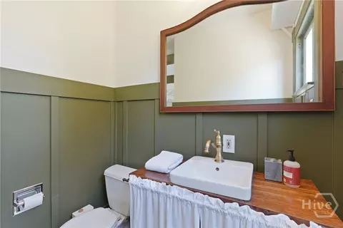 Bath - 205 E 39th St, Savannah, GA 31401 photo 4 of 5