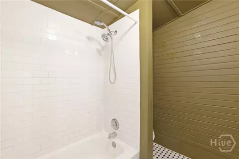 Bath - 205 E 39th St, Savannah, GA 31401 photo 2 of 5