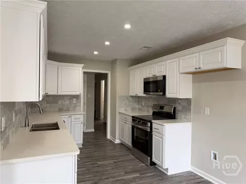 Kitchen - 425 Durden Dr, Pooler, GA 31322 photo 2 of 3