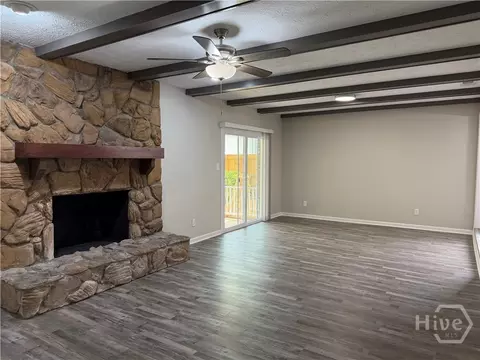 Living - 425 Durden Dr, Pooler, GA 31322 photo 2 of 3