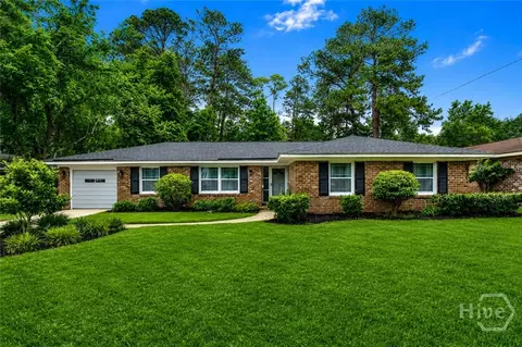 1908 Colonial Dr, Savannah, GA 31406