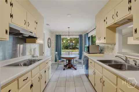 Kitchen - 1908 Colonial Dr, Savannah, GA 31406 photo 3 of 6