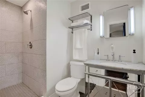 Bath - 1908 Colonial Dr, Savannah, GA 31406 photo 2 of 2