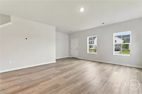 Living - 111 Daylily Dr, Springfield, GA 31329 photo 1 of 4