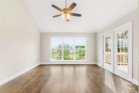 Living - 24 Redwall Cir, Savannah, GA 31407 photo 4 of 10