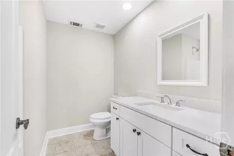 Bath - 24 Redwall Cir, Savannah, GA 31407 photo 2 of 4