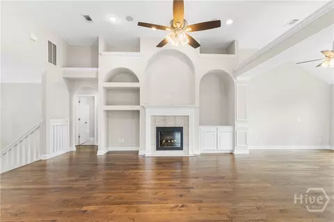 Living - 24 Redwall Cir, Savannah, GA 31407 photo 3 of 10
