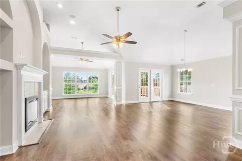 Living - 24 Redwall Cir, Savannah, GA 31407 photo 1 of 10