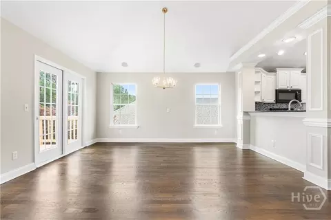 Living - 24 Redwall Cir, Savannah, GA 31407 photo 6 of 10