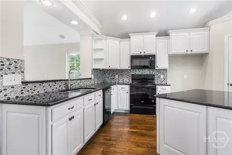 Kitchen - 24 Redwall Cir, Savannah, GA 31407 photo 1 of 2