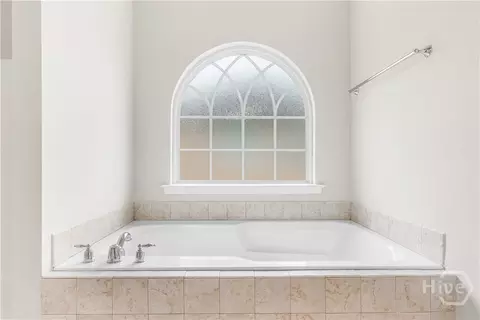 Bath - 24 Redwall Cir, Savannah, GA 31407 photo 1 of 4