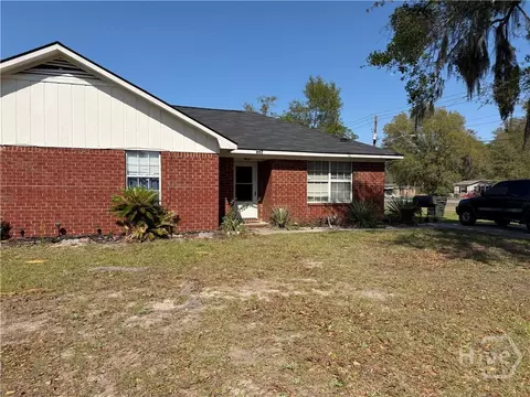 682 Sabreena Cir, Hinesville, GA 31313