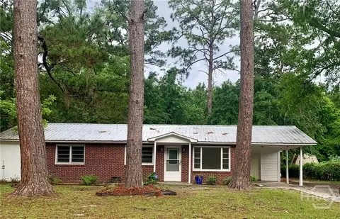 416 Rogers Dr, Hinesville, GA 31313