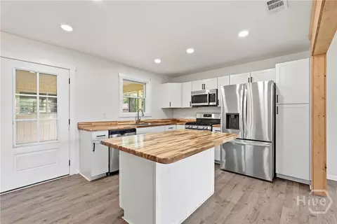 Kitchen - 200 Frontage Rd, Rincon, GA 31326 photo 2 of 3