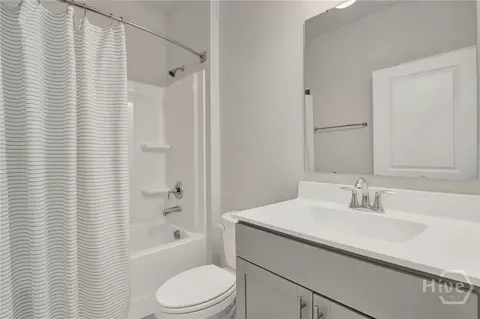Bath - 114 Oldwood Dr, Pooler, GA 31322 photo 3 of 3