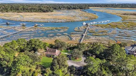 135 Marsh Harbor Dr S, Savannah, GA 31410