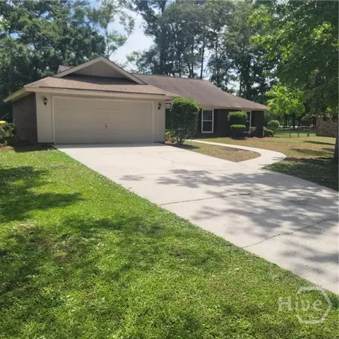 76 Mackay Dr, Richmond Hill, GA 31324