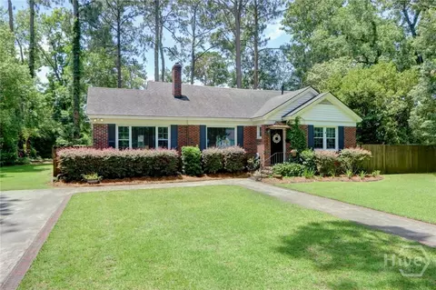 423 E 57th St, Savannah, GA 31405