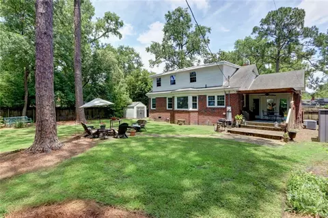 423 E 57th St, Savannah, GA 31405