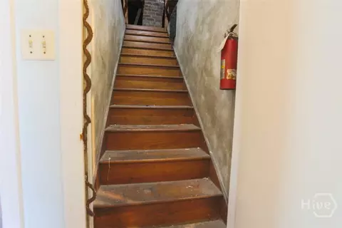 Entry Way - 211 E 63rd St, Savannah, GA 31405 photo 2 of 2