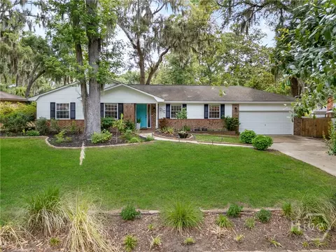 110 Hampshire Rd, Savannah, GA 31410