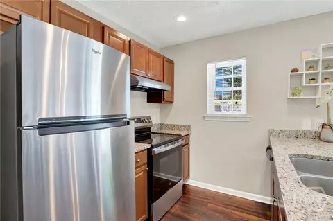 Kitchen - 140 Ropemaker Ln, Savannah, GA 31410 photo 3 of 5