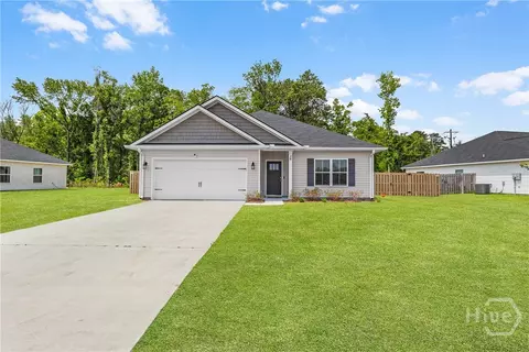 39 Legacy Ln, Hinesville, GA 31313