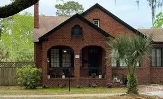 1214 E Victory Dr, Savannah, GA 31404