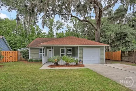 116 W White Hawthorne Dr, Savannah, GA 31419