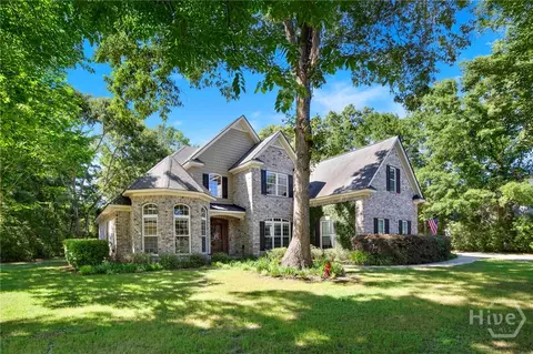 195 Chastain Cir, Richmond Hill, GA 31324