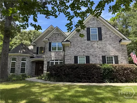 195 Chastain Cir, Richmond Hill, GA 31324