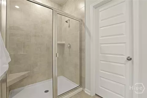Bath - 137 Binscombe Ln, Pooler, GA 31322 photo 2 of 3
