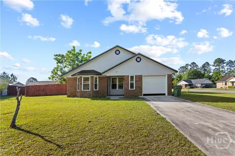 816 Waterfiled Dr, Hinesville, GA 31313