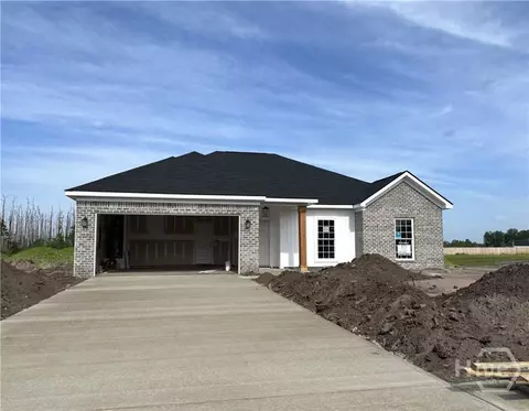 56 Cloverfield Dr SE, Allenhurst, GA 31301
