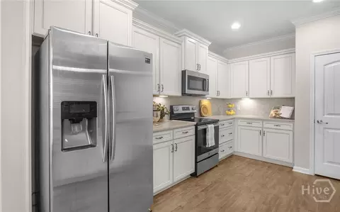 Kitchen - 135 Martello Rd, Pooler, GA 31322 photo 3 of 4