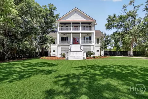 447 Sterling Woods Dr, Richmond Hill, GA 31324