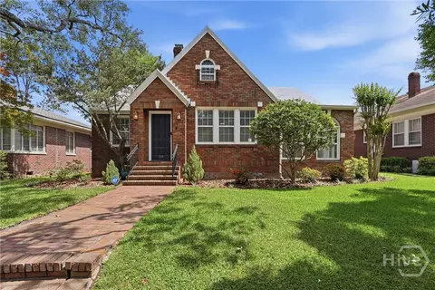 326 E 53rd St, Savannah, GA 31405