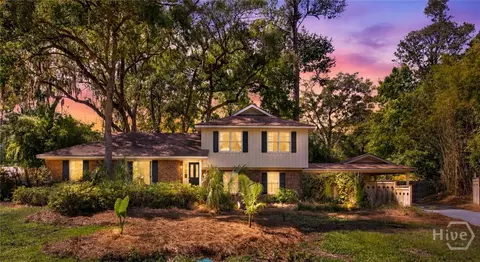 157 Hampshire Rd, Savannah, GA 31410