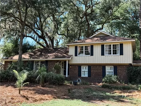 157 Hampshire Rd, Savannah, GA 31410