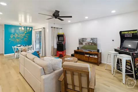 Living - 117 Longleaf Cir, Pooler, GA 31322 photo 1 of 2