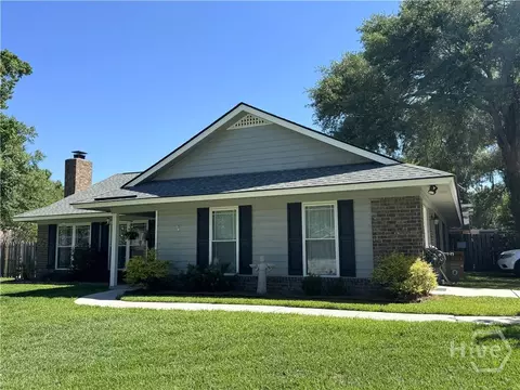 240 Live Oak Dr, Richmond Hill, GA 31324
