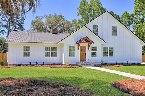 27 Pine Dr, Savannah, GA 31405