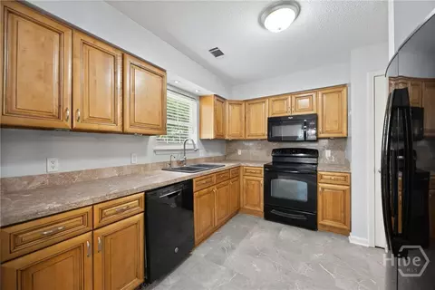 Kitchen - 207 Doe Cir, Springfield, GA 31329 photo 2 of 4