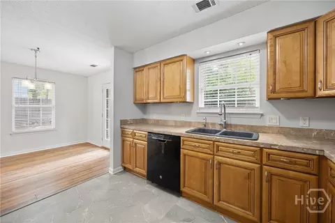 Kitchen - 207 Doe Cir, Springfield, GA 31329 photo 4 of 4