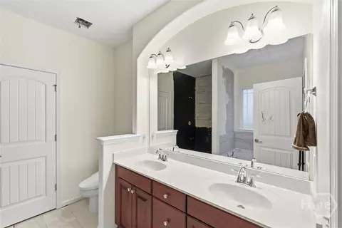 Bath - 124 Magnolia Dr, Pooler, GA 31322 photo 2 of 3