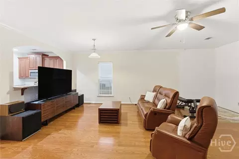 Living - 124 Magnolia Dr, Pooler, GA 31322 photo 2 of 4