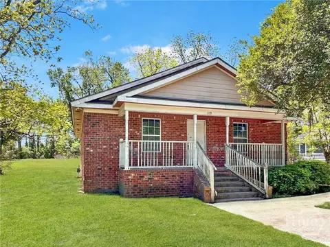 109 Darling St, Savannah, GA 31408