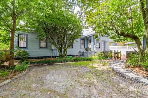 Exterior - 226 E 53rd St, Savannah, GA 31405 photo 10 of 15