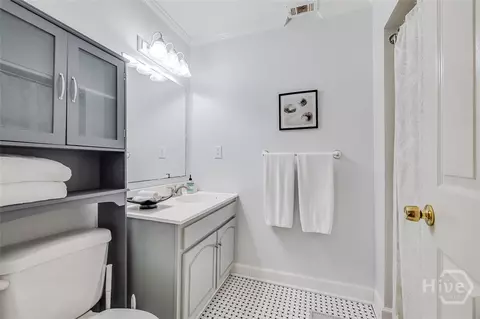 Bath - 226 E 53rd St, Savannah, GA 31405 photo 6 of 6