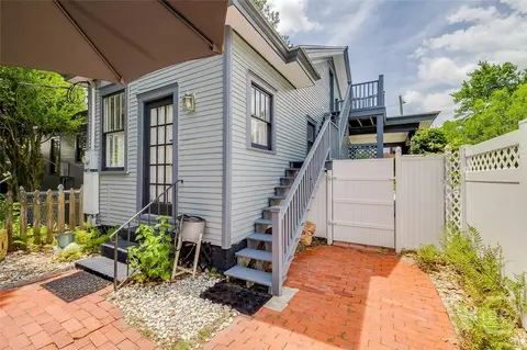 Exterior - 226 E 53rd St, Savannah, GA 31405 photo 14 of 15